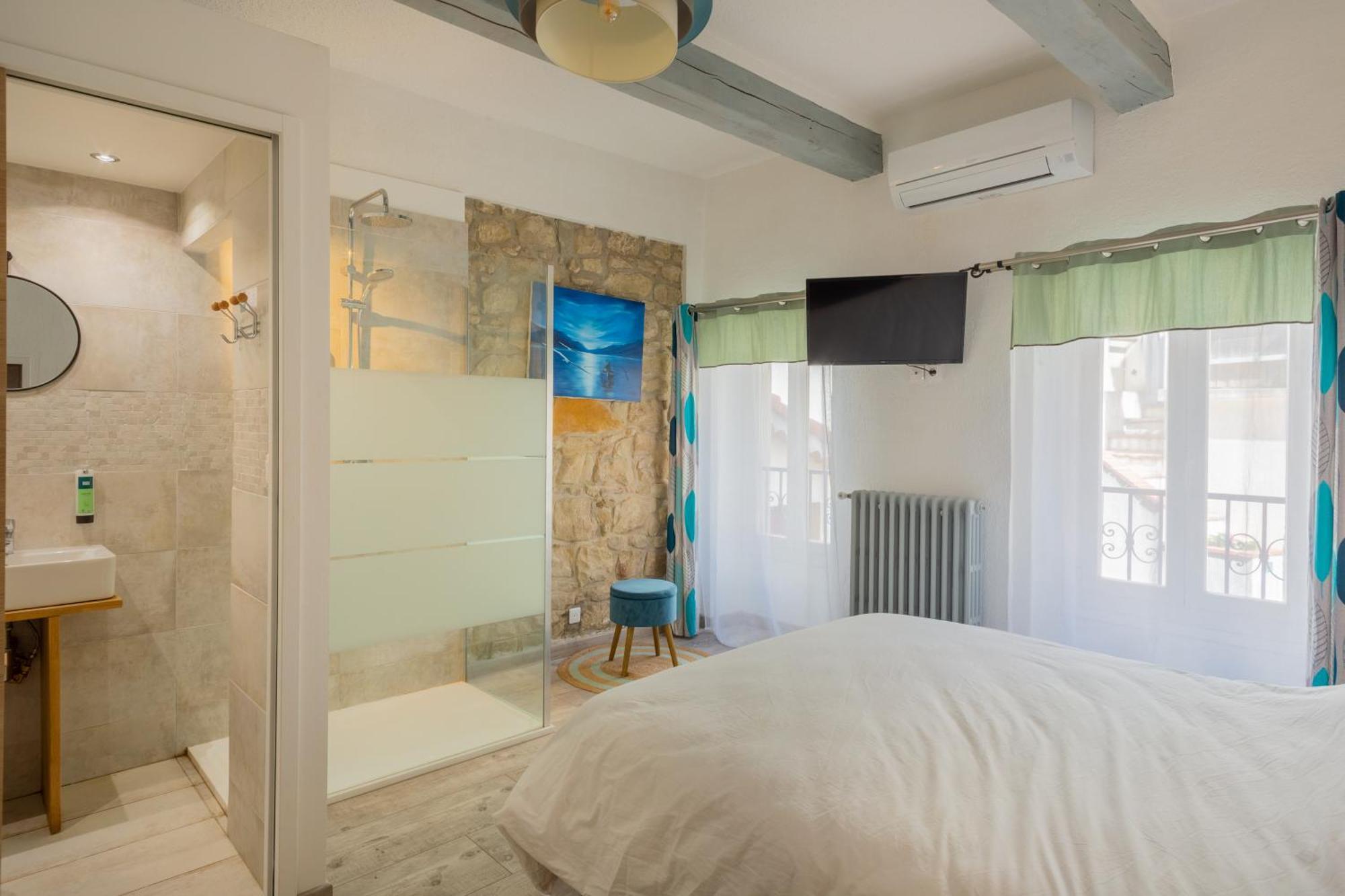 Logis Hotel Beausejour Berre-les-Alpes Exterior photo